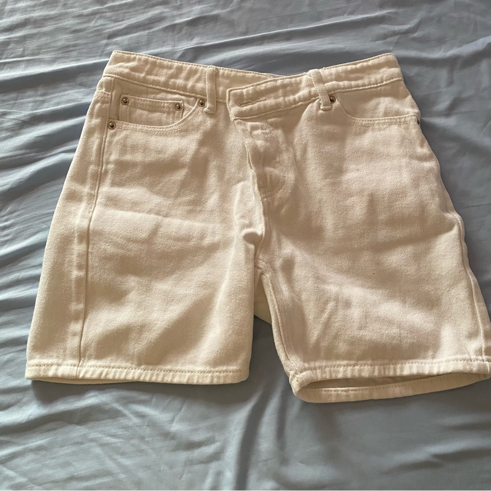 Adika high waisted white shorts